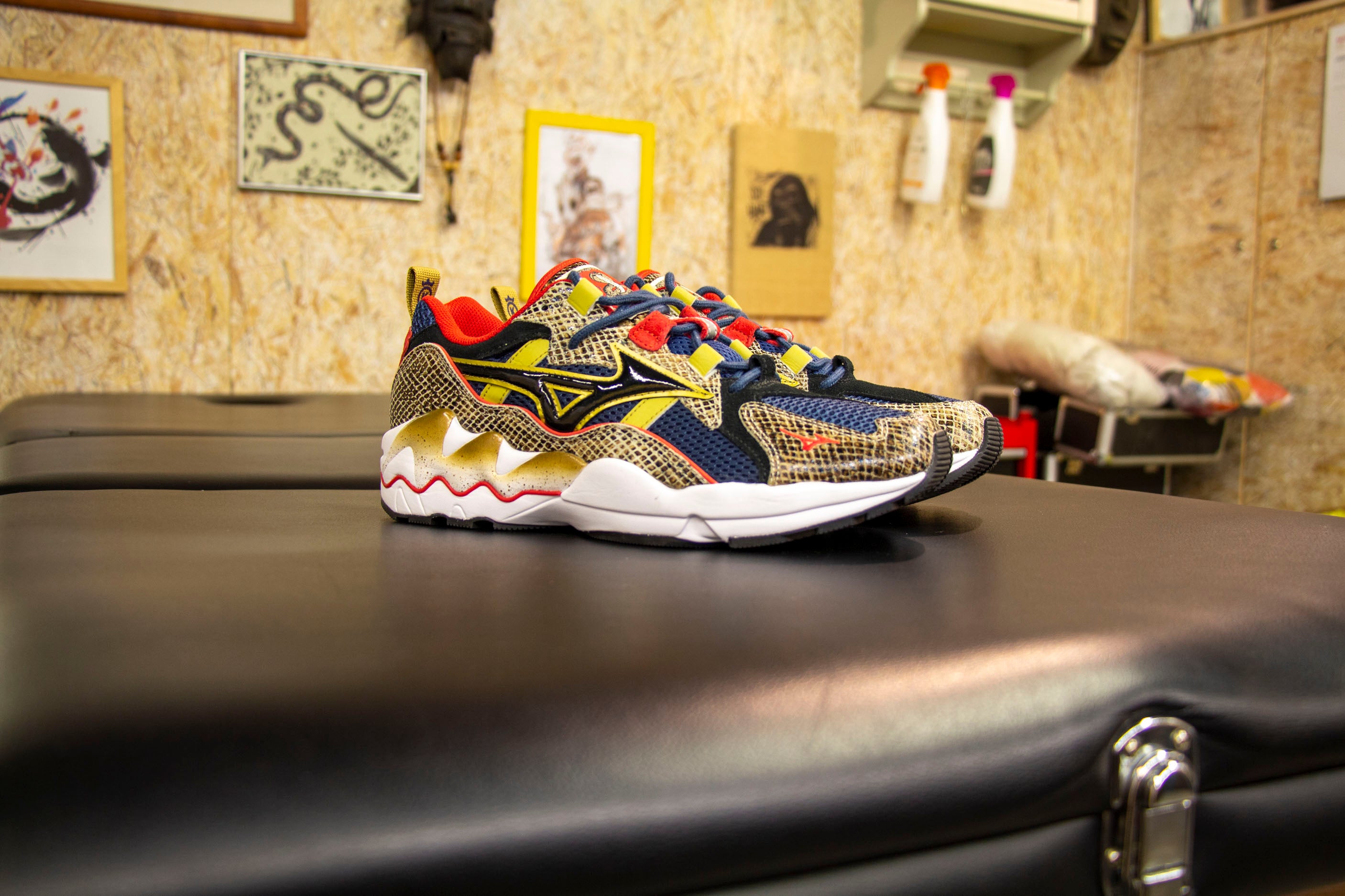 24 Kilates X Mizuno Wave Rider 1