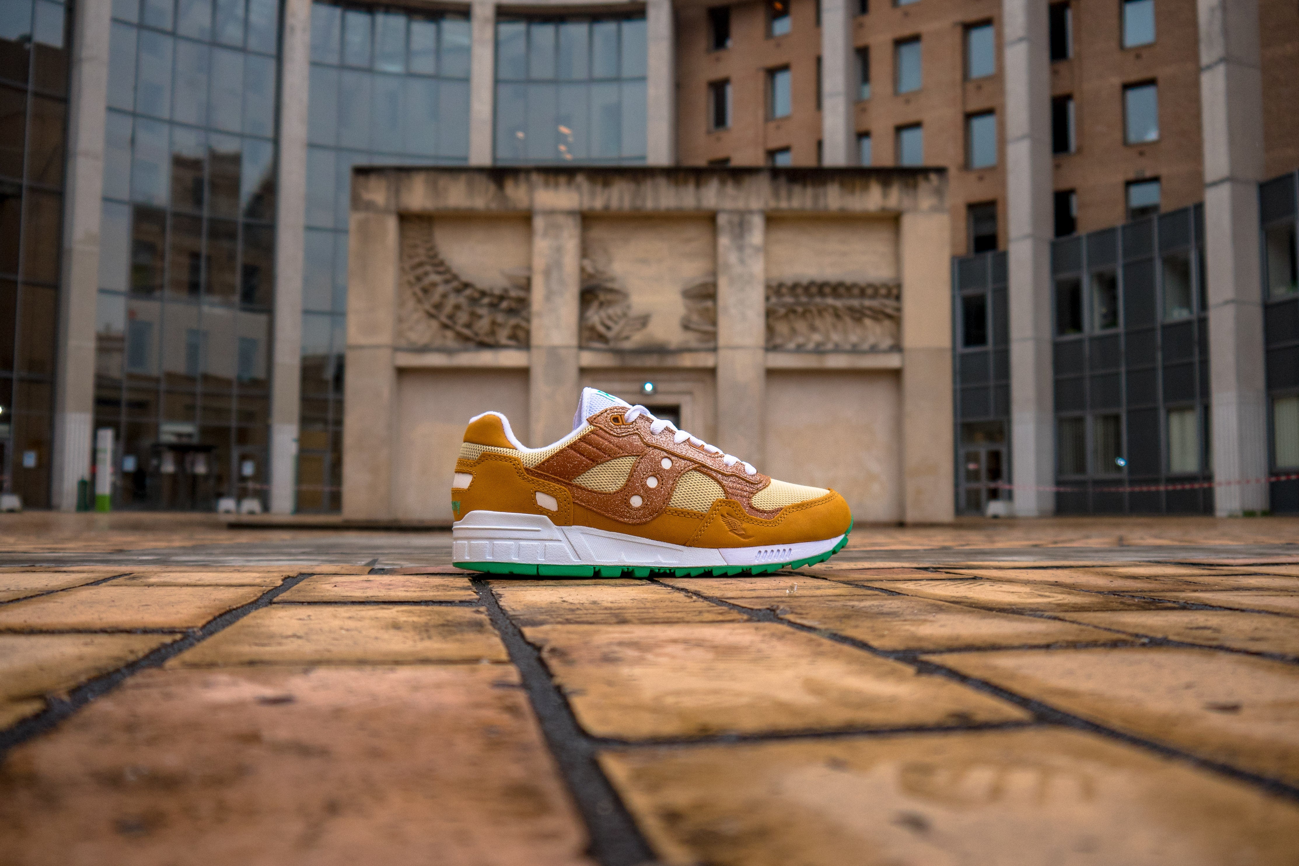 Politics x cafe du outlet monde x saucony shadow 5000