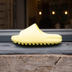 Yeezy Slide "Glow Green"