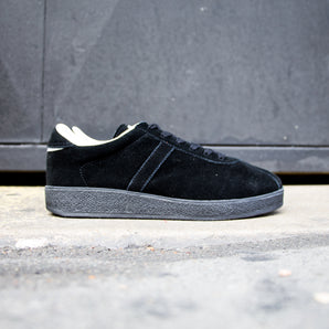 Karhu Trampas "Black / Black"