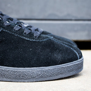 Karhu Trampas "Black / Black"