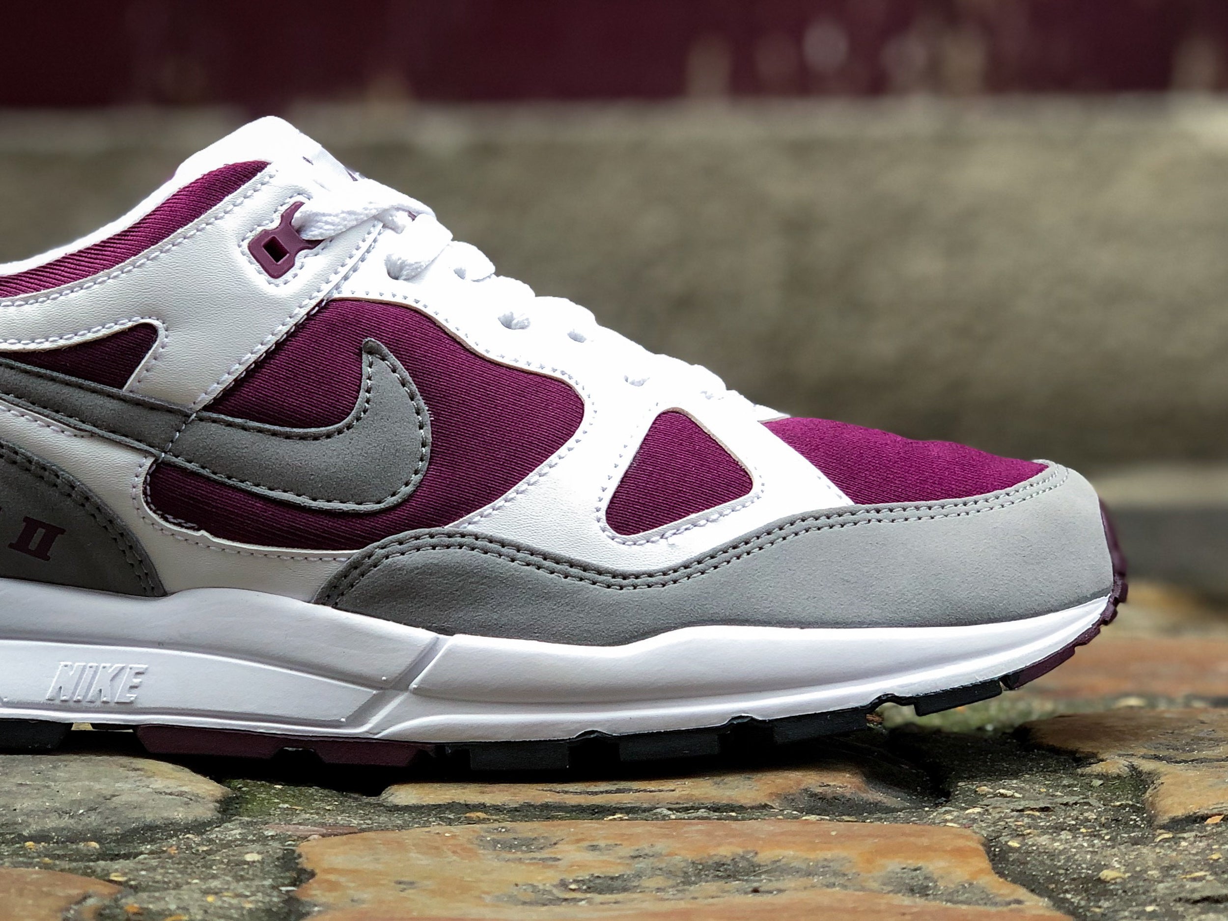 Nike Air Span II Bordeaux (AH8047) Boite Collector Sneakers Shop – LA BOITE COLLECTOR