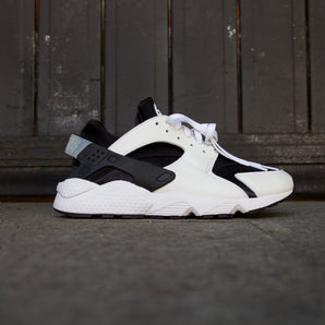 Nike Air Huarache "Black & White"