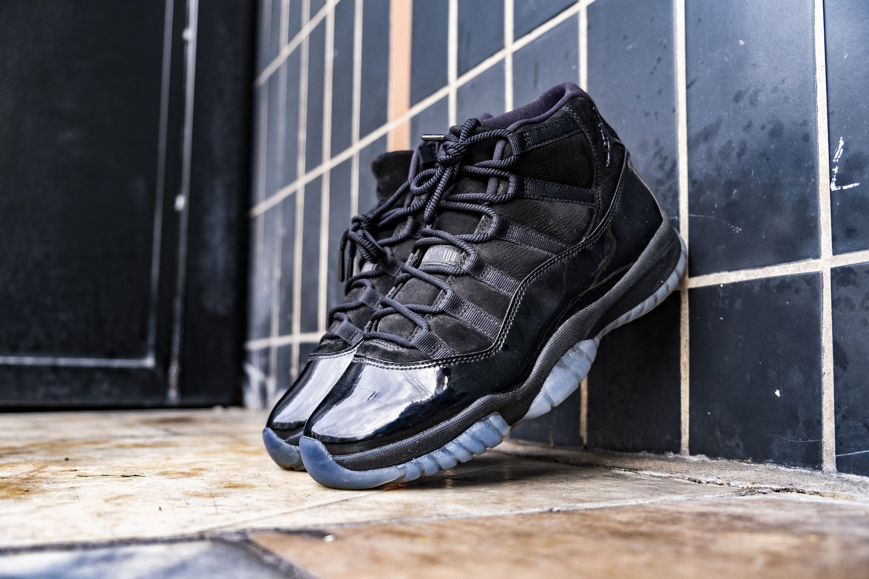 Jordan 11 cheap retro blackout