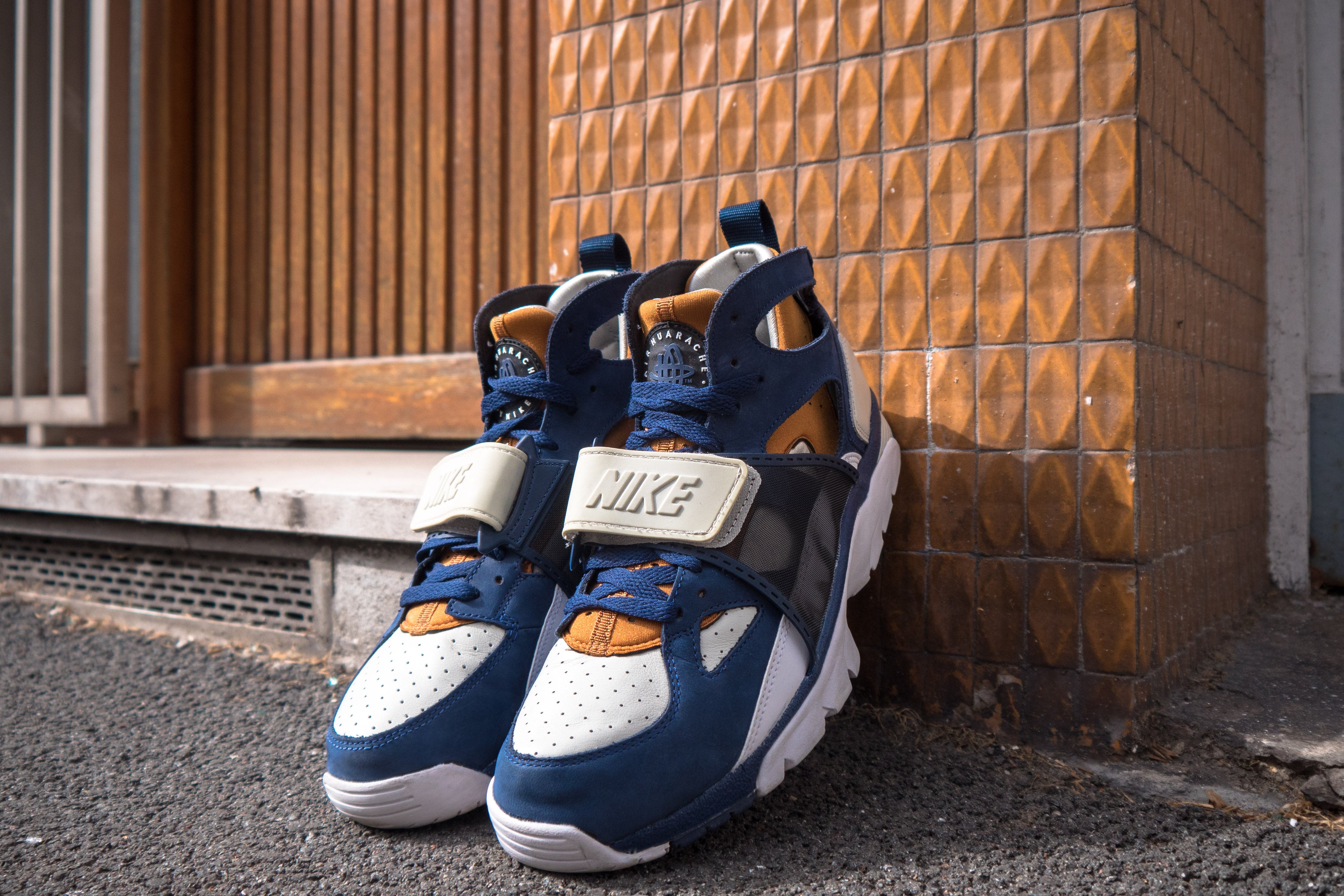 Nike air trainer huarache scratch Clearance