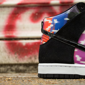 Nike SB Dunk High "TV Signal"