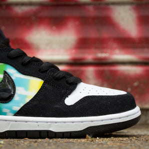 Nike SB Dunk High "TV Signal"