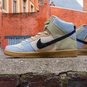 Nike SB Dunk High Spectrum "Easter"