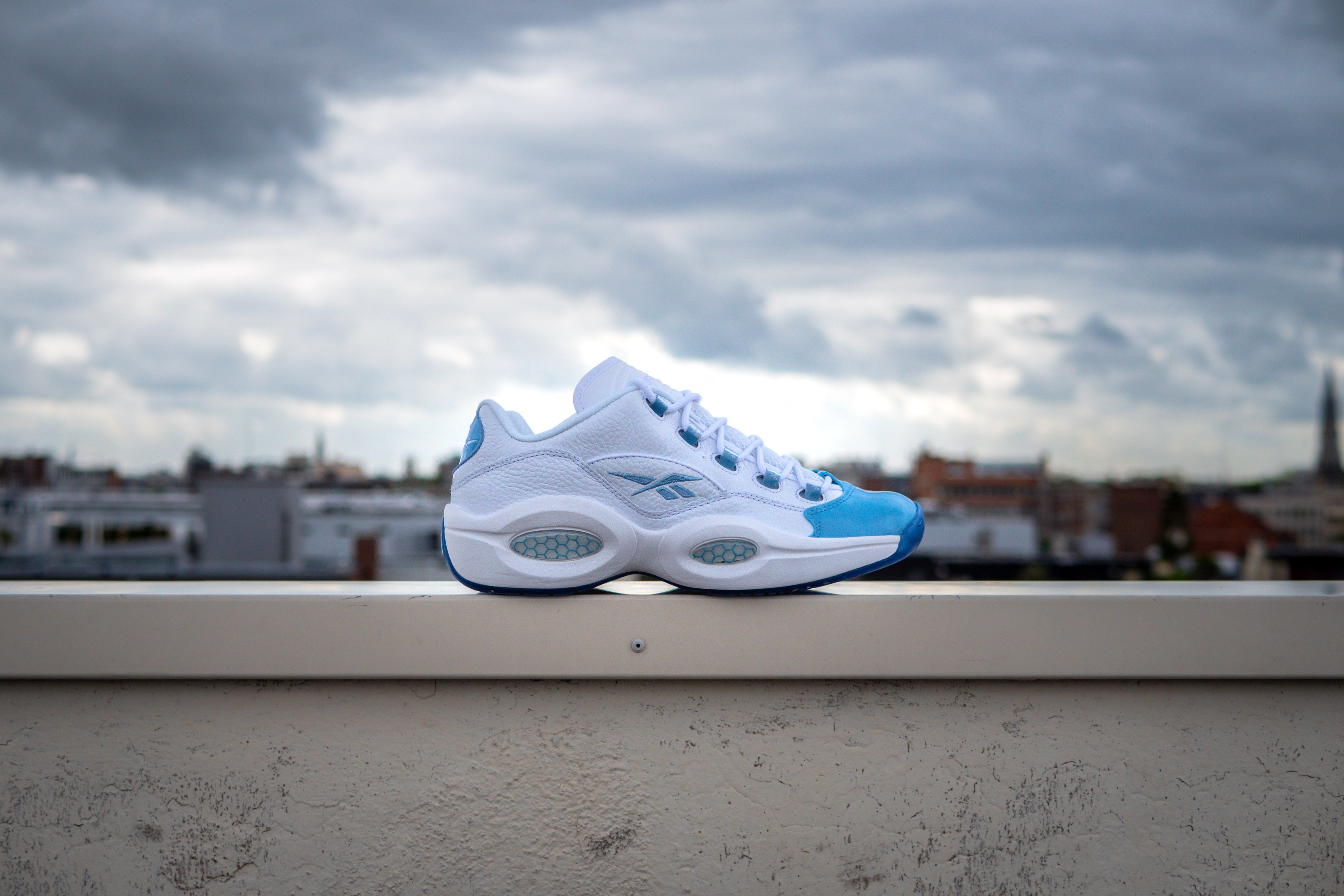 Reebok question low bleu hotsell