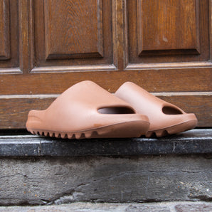 Yeezy Slide "Flax"