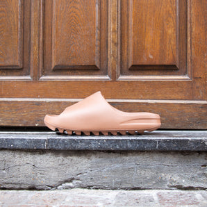 Yeezy Slide "Flax"
