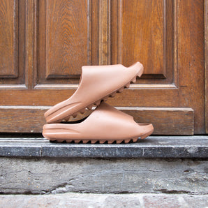 Yeezy Slide "Flax"