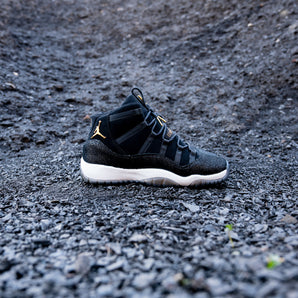 Air Jordan 11 Retro Heiress Black Stingray GS
